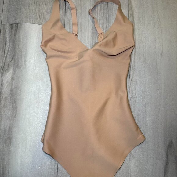 Skims body unlined plunge thong bodysuit Color clay - Picture 1 of 1